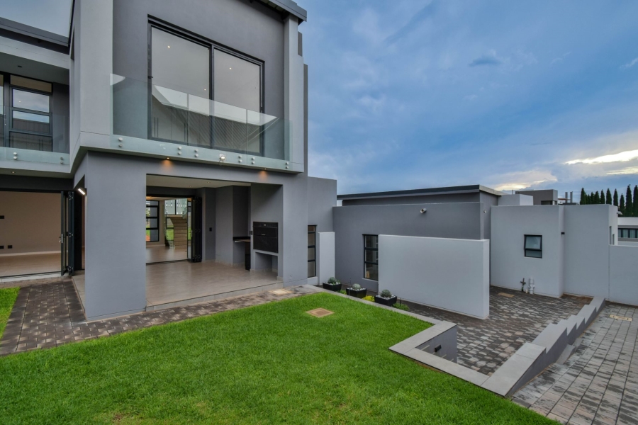 5 Bedroom Property for Sale in Midstream Heights Gauteng