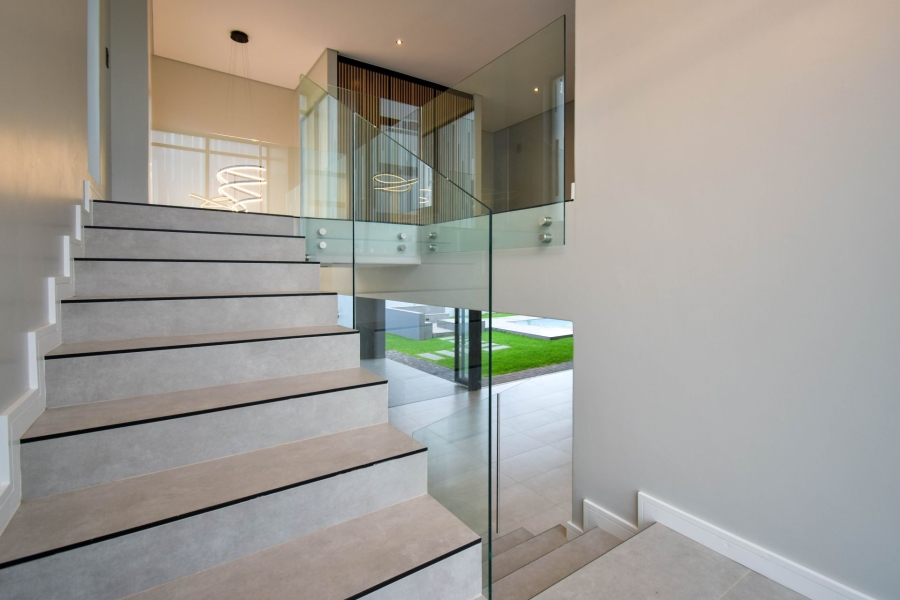 5 Bedroom Property for Sale in Midstream Heights Gauteng