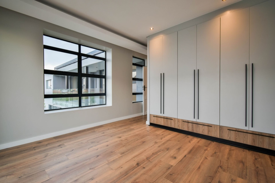 5 Bedroom Property for Sale in Midstream Heights Gauteng