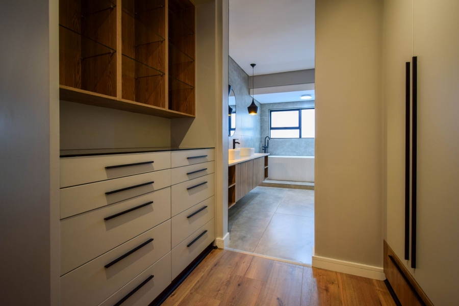 5 Bedroom Property for Sale in Midstream Heights Gauteng