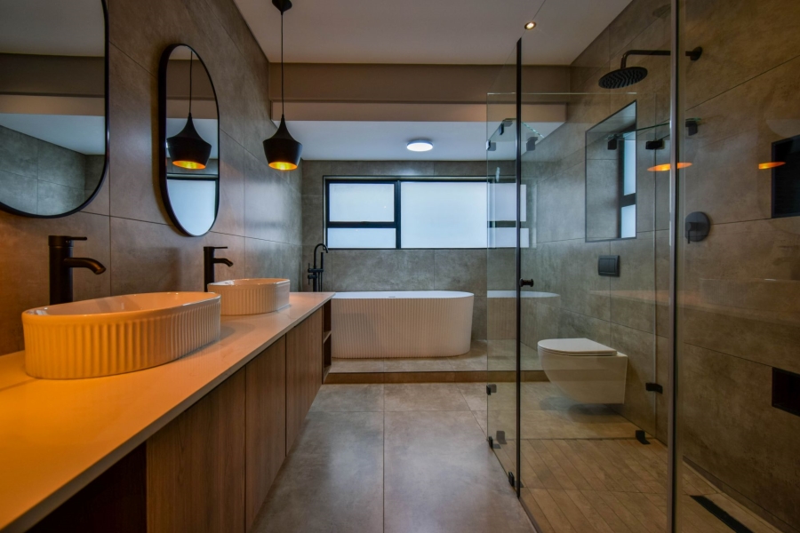 5 Bedroom Property for Sale in Midstream Heights Gauteng