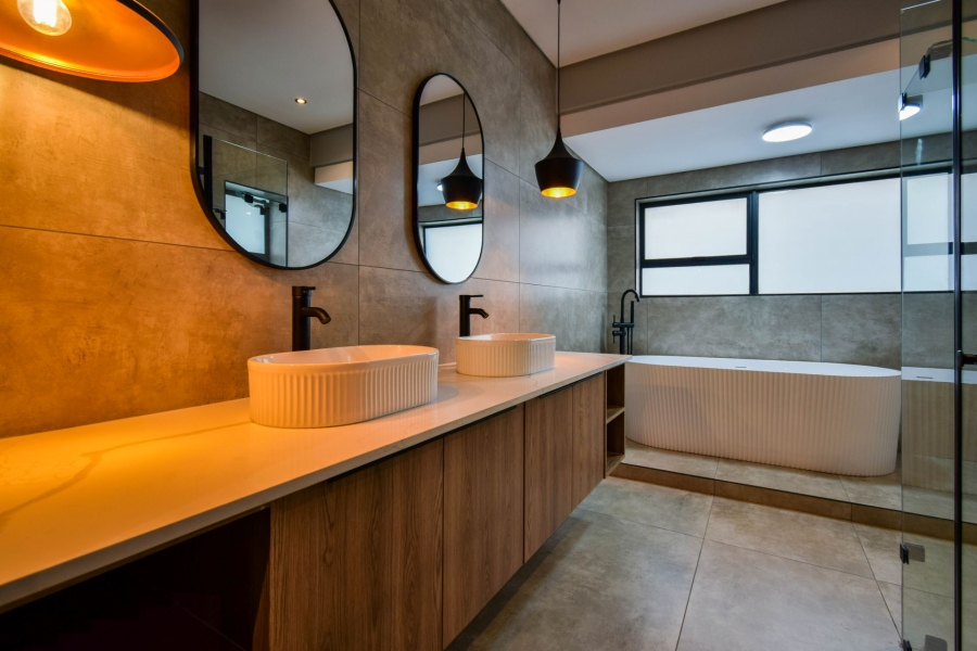 5 Bedroom Property for Sale in Midstream Heights Gauteng