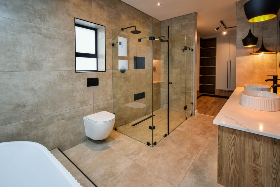 5 Bedroom Property for Sale in Midstream Heights Gauteng