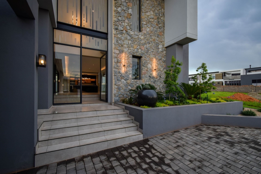 5 Bedroom Property for Sale in Midstream Heights Gauteng