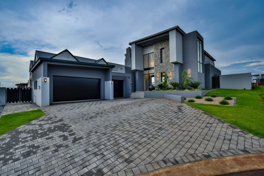 5 Bedroom Property for Sale in Midstream Heights Gauteng