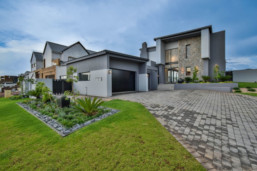 5 Bedroom Property for Sale in Midstream Heights Gauteng