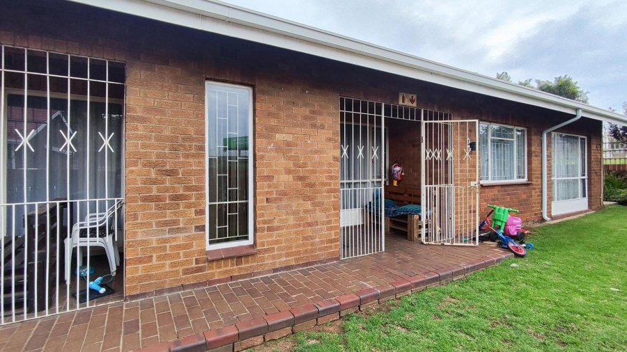 3 Bedroom Property for Sale in Barvallen Gauteng