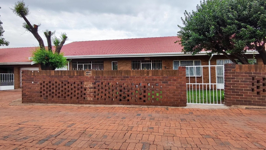 3 Bedroom Property for Sale in Barvallen Gauteng