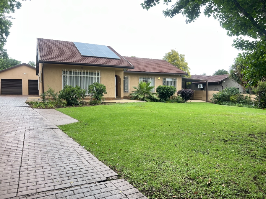 4 Bedroom Property for Sale in Brackendowns Gauteng