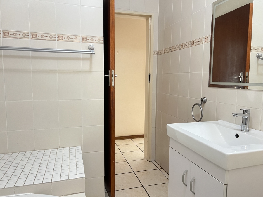 4 Bedroom Property for Sale in Brackendowns Gauteng