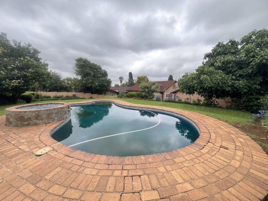 4 Bedroom Property for Sale in Brackendowns Gauteng