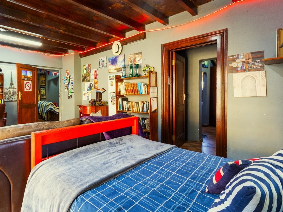 6 Bedroom Property for Sale in Alberante Gauteng