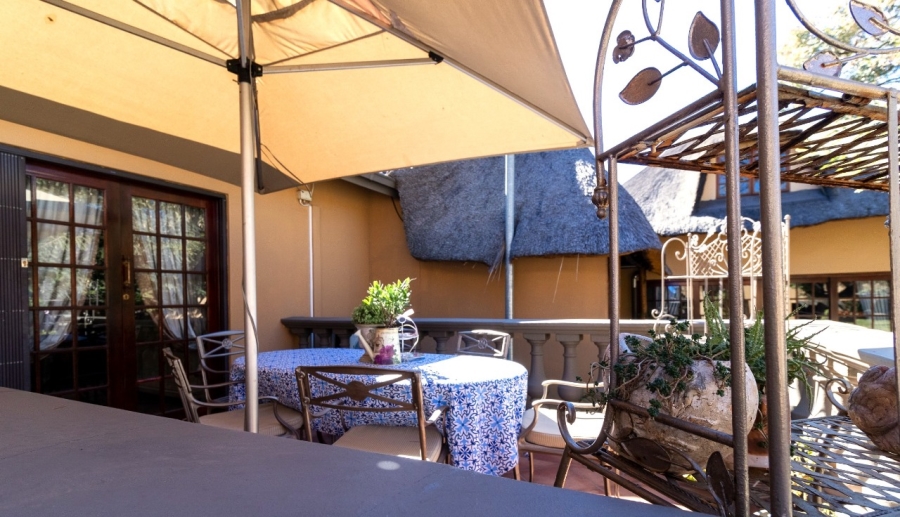 6 Bedroom Property for Sale in Alberante Gauteng