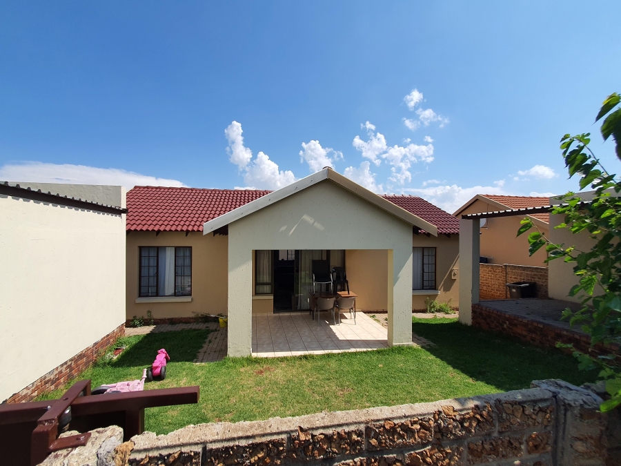 To Let 3 Bedroom Property for Rent in Albemarle Gauteng