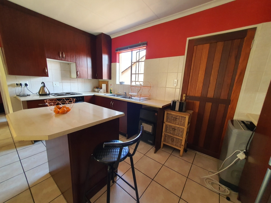 To Let 3 Bedroom Property for Rent in Albemarle Gauteng