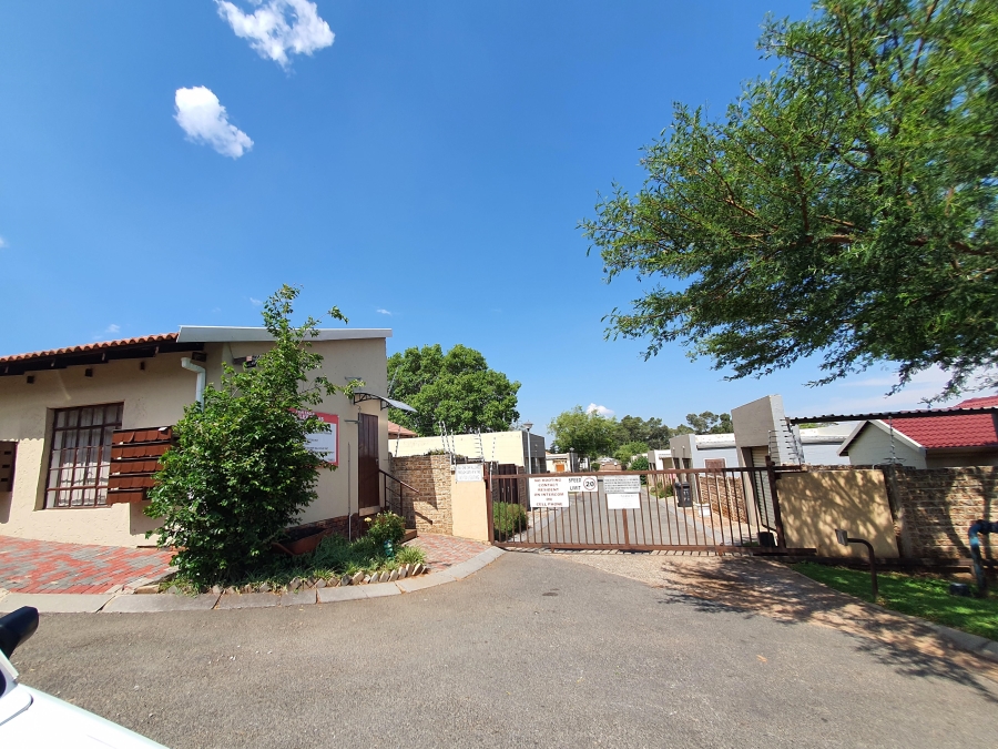 To Let 3 Bedroom Property for Rent in Albemarle Gauteng