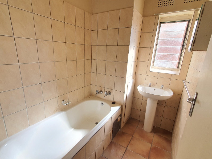 To Let 1 Bedroom Property for Rent in Randhart Gauteng