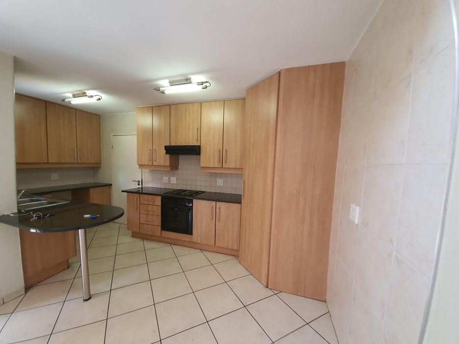 To Let 3 Bedroom Property for Rent in Glen Marais Gauteng