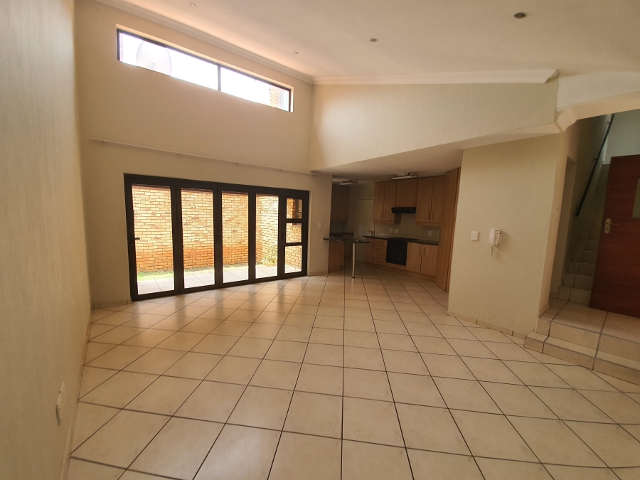 To Let 3 Bedroom Property for Rent in Glen Marais Gauteng