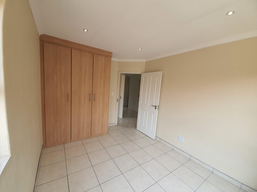 To Let 3 Bedroom Property for Rent in Glen Marais Gauteng