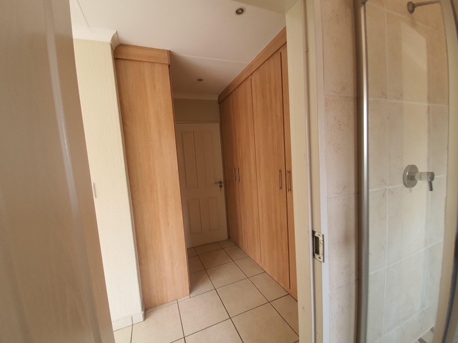 To Let 3 Bedroom Property for Rent in Glen Marais Gauteng