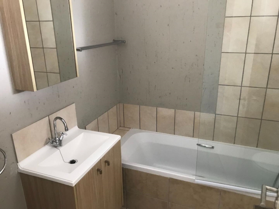 To Let 2 Bedroom Property for Rent in Ferndale Gauteng