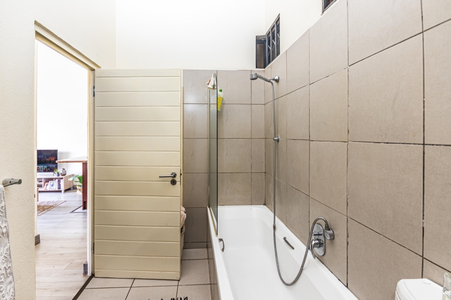 1 Bedroom Property for Sale in Jackal Creek Golf Estate Gauteng