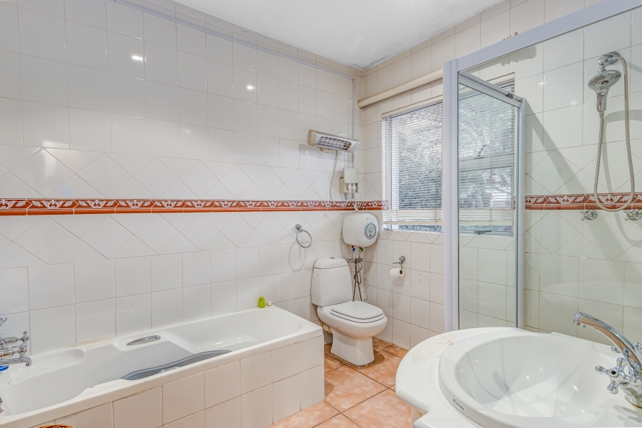 To Let 5 Bedroom Property for Rent in Dainfern Golf Estate Gauteng