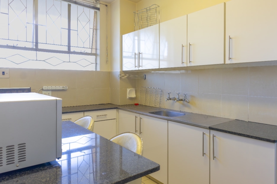 To Let 1 Bedroom Property for Rent in Parktown Gauteng