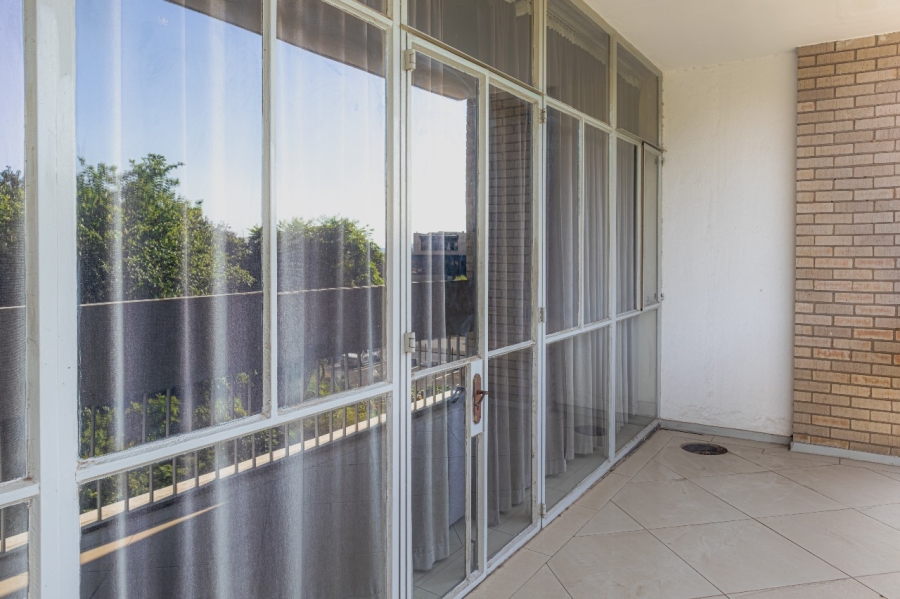 To Let 1 Bedroom Property for Rent in Parktown Gauteng