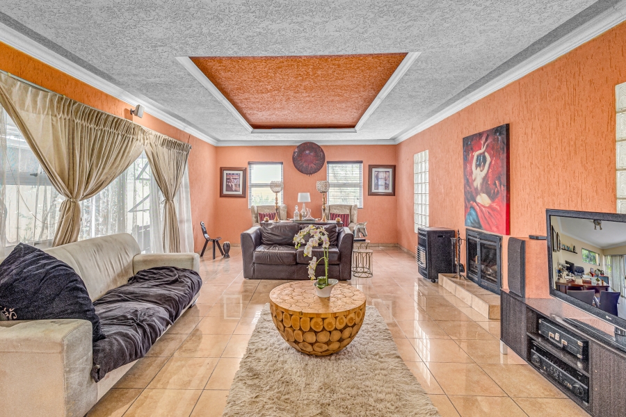 5 Bedroom Property for Sale in Kyalami Estates Gauteng