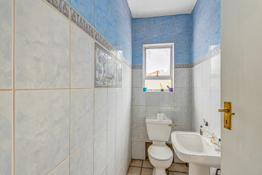 5 Bedroom Property for Sale in Kyalami Estates Gauteng