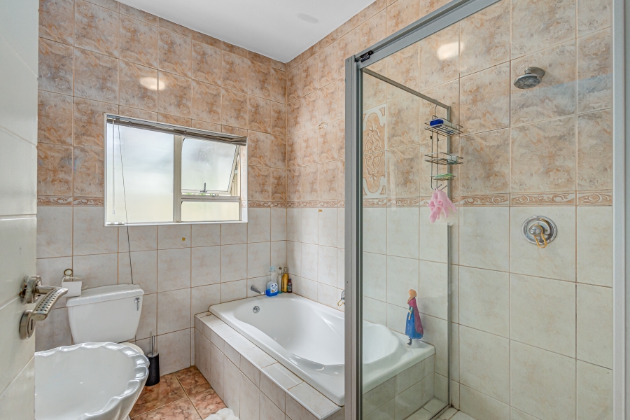 5 Bedroom Property for Sale in Kyalami Estates Gauteng