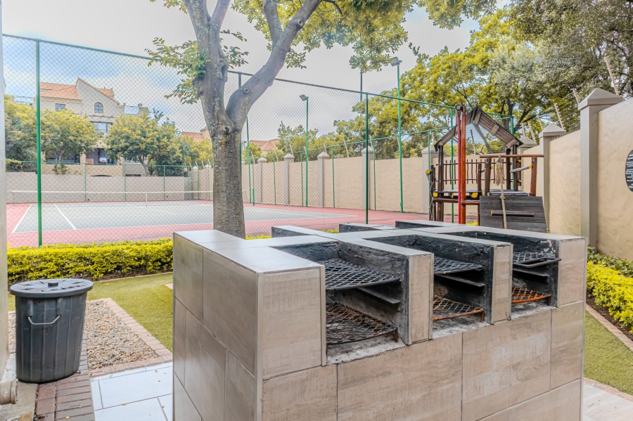 To Let 1 Bedroom Property for Rent in Lonehill Gauteng