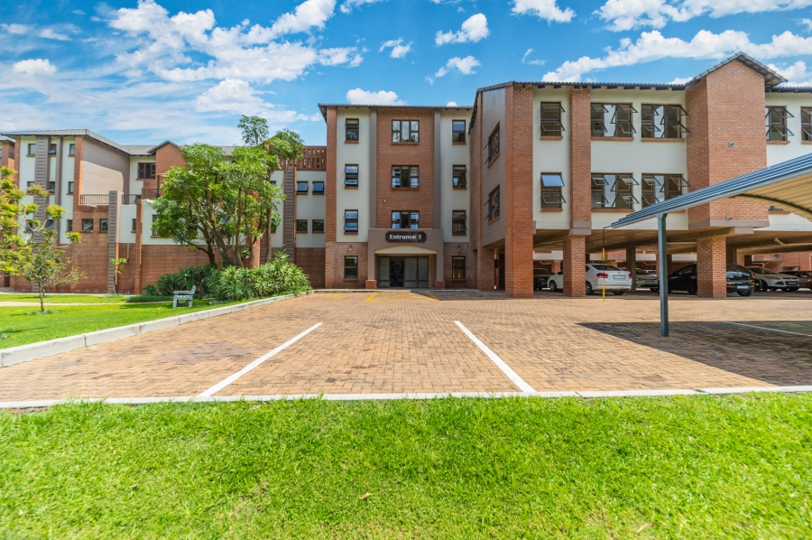 1 Bedroom Property for Sale in Douglasdale Gauteng