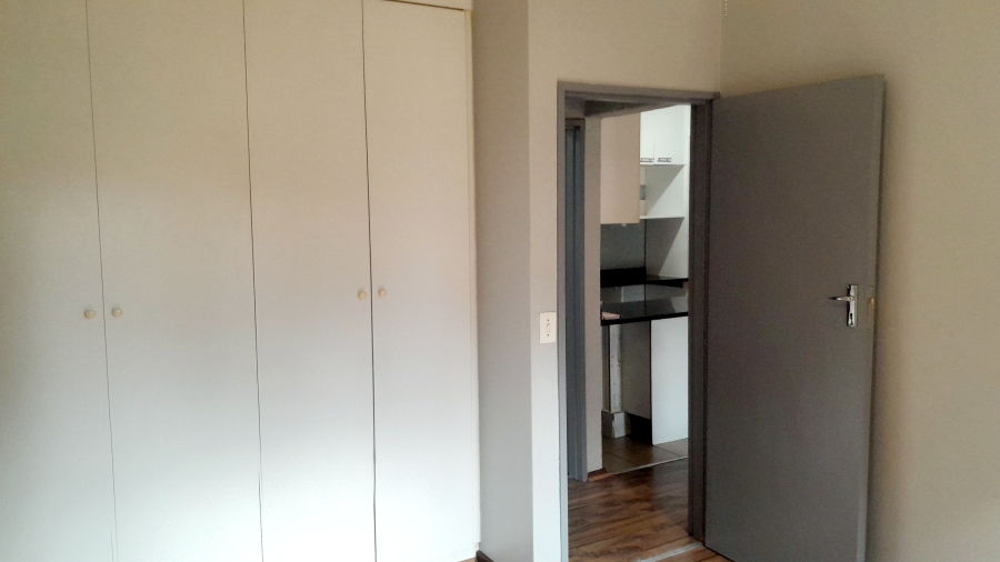 To Let 1 Bedroom Property for Rent in Magaliessig Gauteng