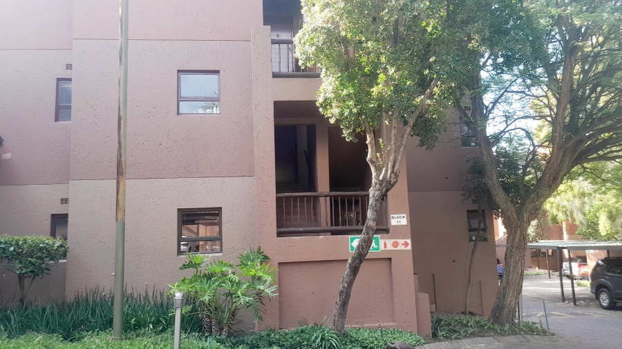 To Let 1 Bedroom Property for Rent in Magaliessig Gauteng