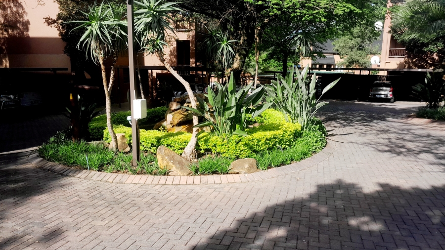 To Let 1 Bedroom Property for Rent in Magaliessig Gauteng