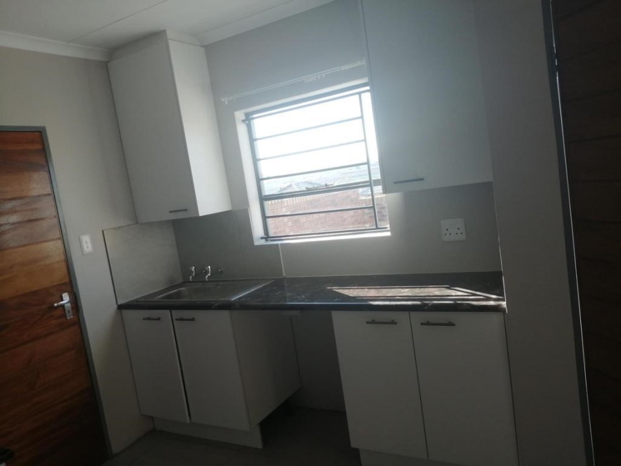 2 Bedroom Property for Sale in Toekomsrus Gauteng