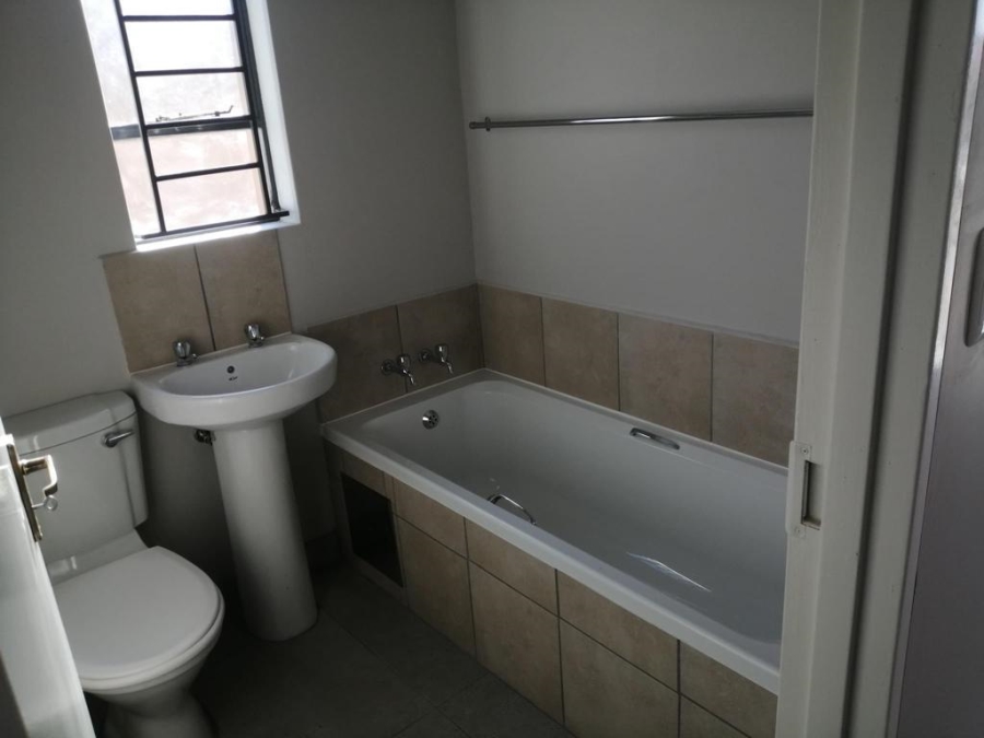 2 Bedroom Property for Sale in Toekomsrus Gauteng