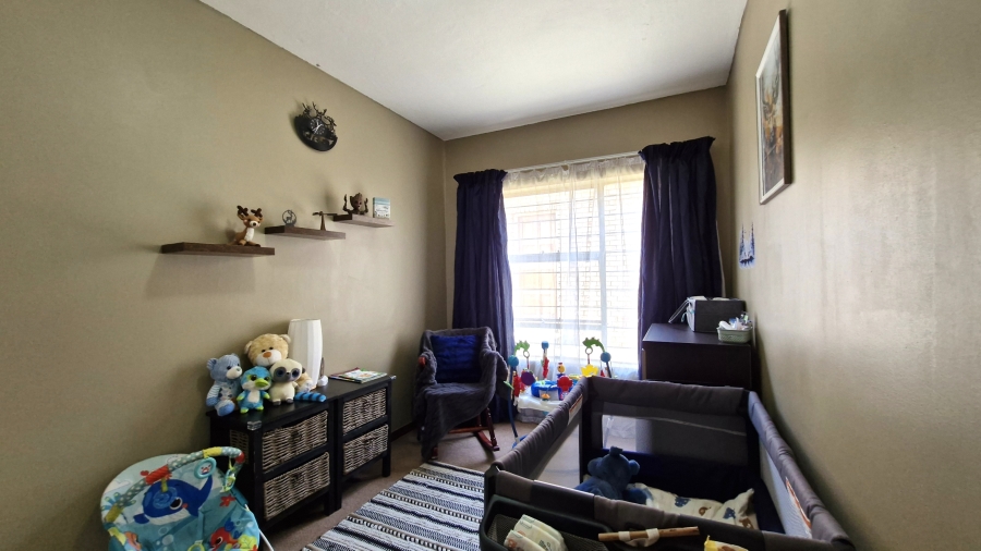 2 Bedroom Property for Sale in Rooihuiskraal North Gauteng