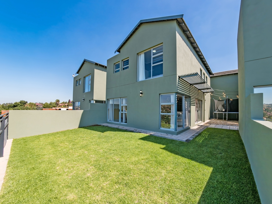 3 Bedroom Property for Sale in Helderkruin Gauteng