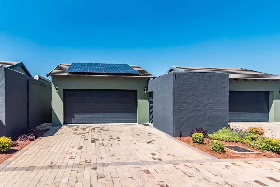 3 Bedroom Property for Sale in Helderkruin Gauteng