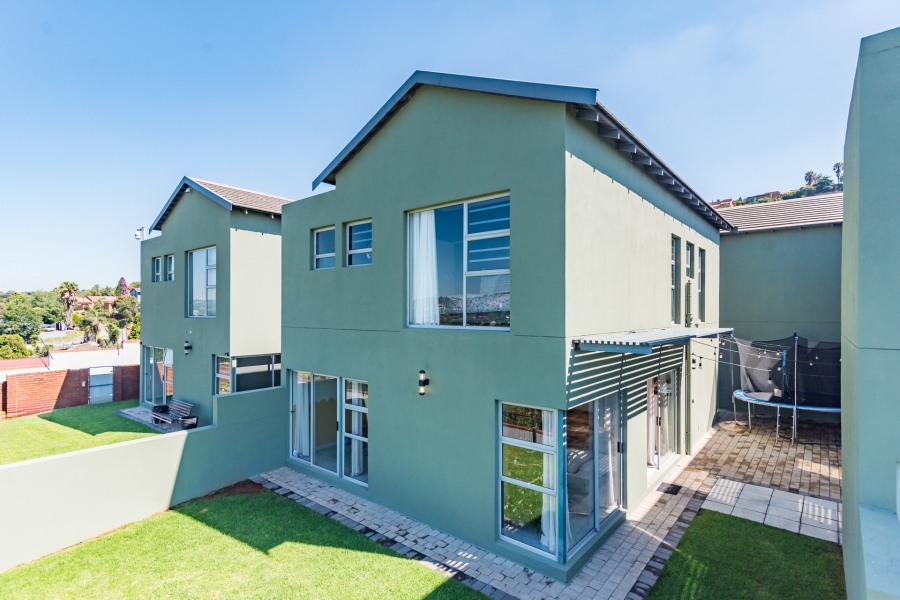 3 Bedroom Property for Sale in Helderkruin Gauteng