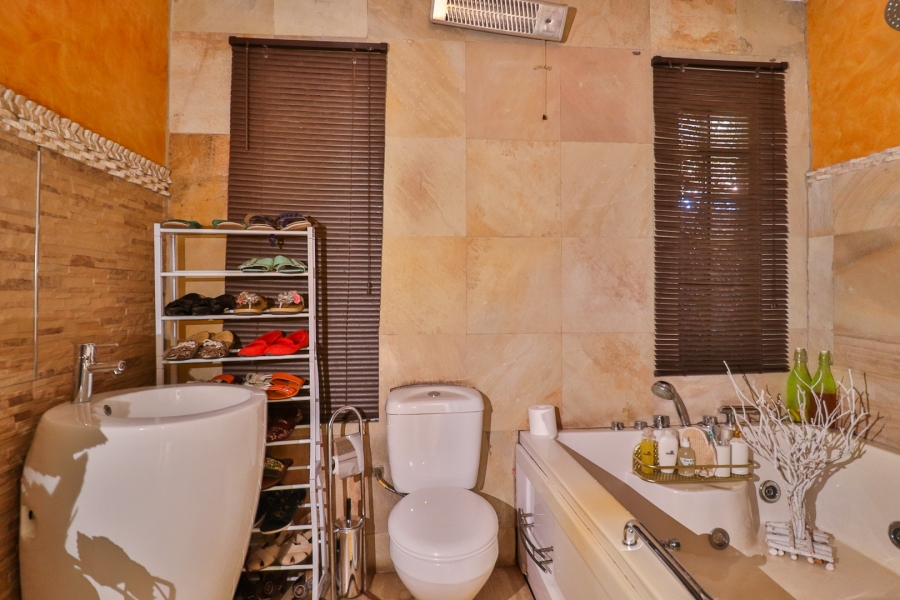 4 Bedroom Property for Sale in Alveda Park Gauteng