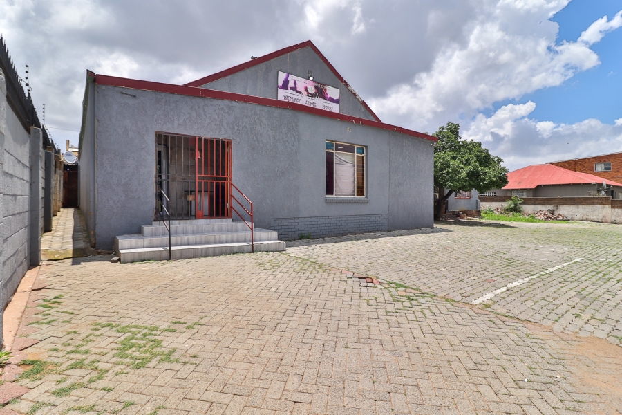 7 Bedroom Property for Sale in Rosettenville Gauteng