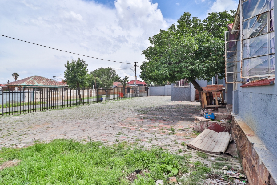 7 Bedroom Property for Sale in Rosettenville Gauteng