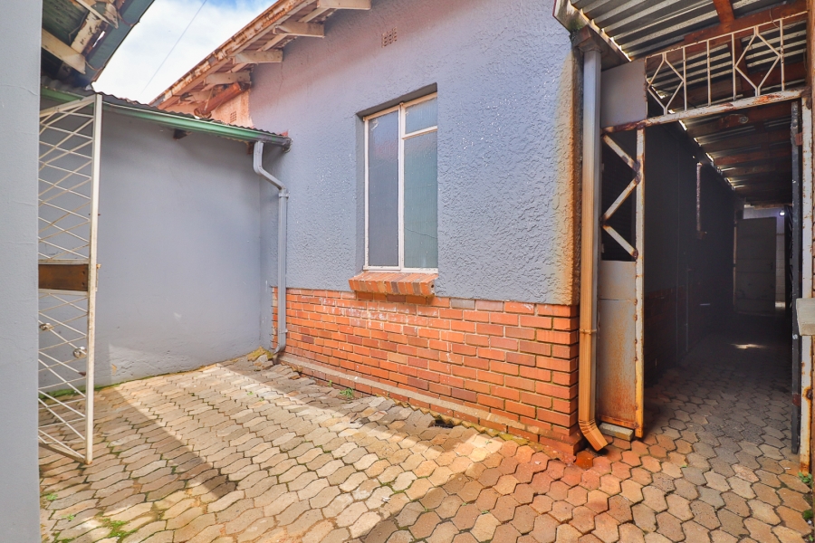 7 Bedroom Property for Sale in Rosettenville Gauteng