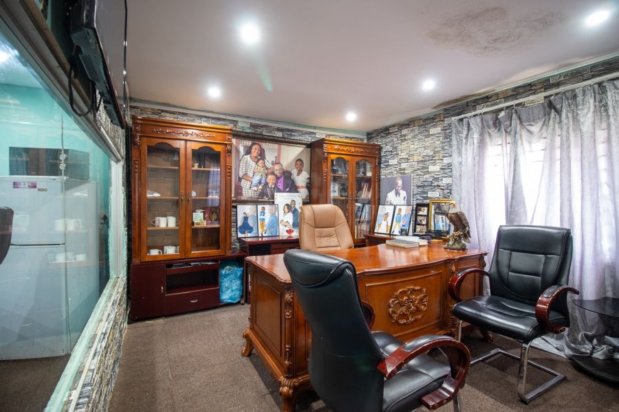 7 Bedroom Property for Sale in Rosettenville Gauteng