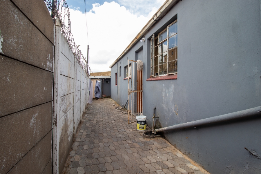 7 Bedroom Property for Sale in Rosettenville Gauteng